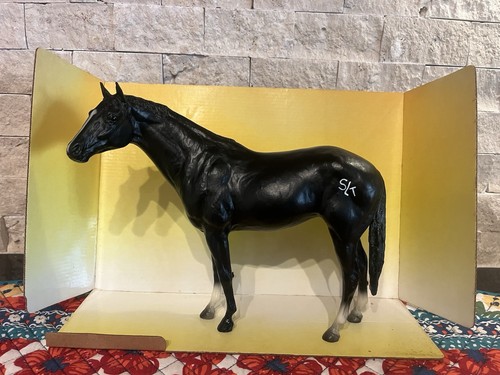 Breyer black model horse - breyer,